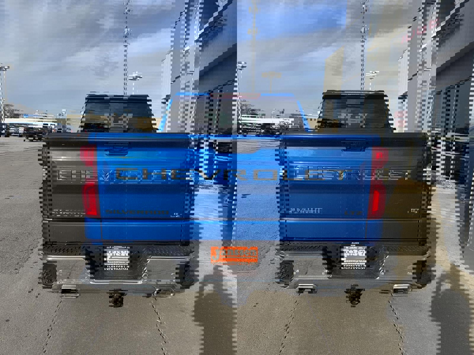 Used 2022 Chevrolet Silverado 1500 LTZ image 6