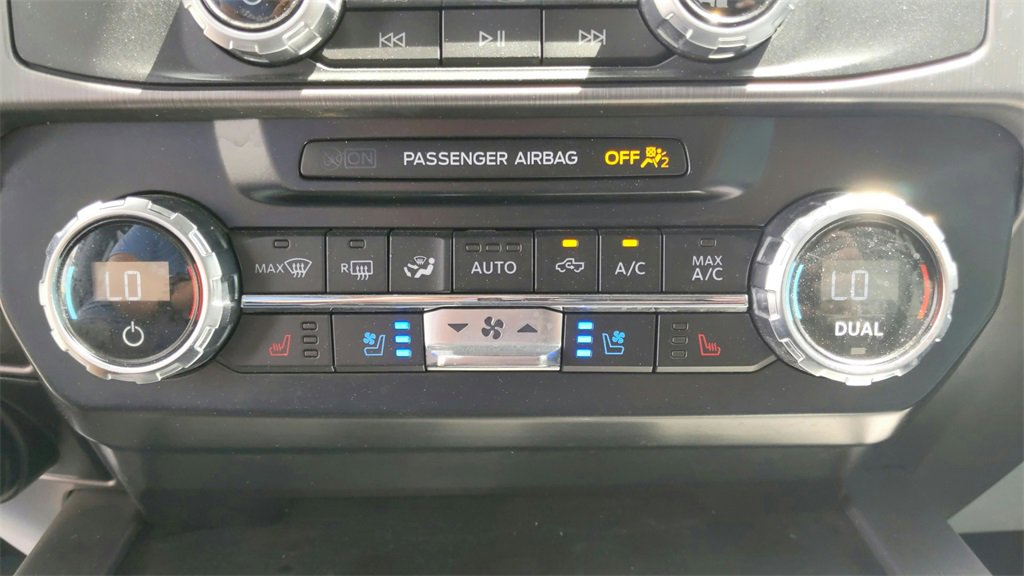 Used 2022 Ford F450 Limited w/ FX4 Off-Road Package image 27