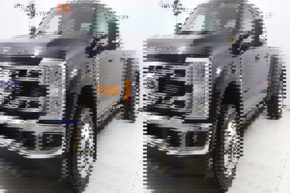 Used 2023 Ford F450 XLT w/ FX4 Off-Road Package image 49