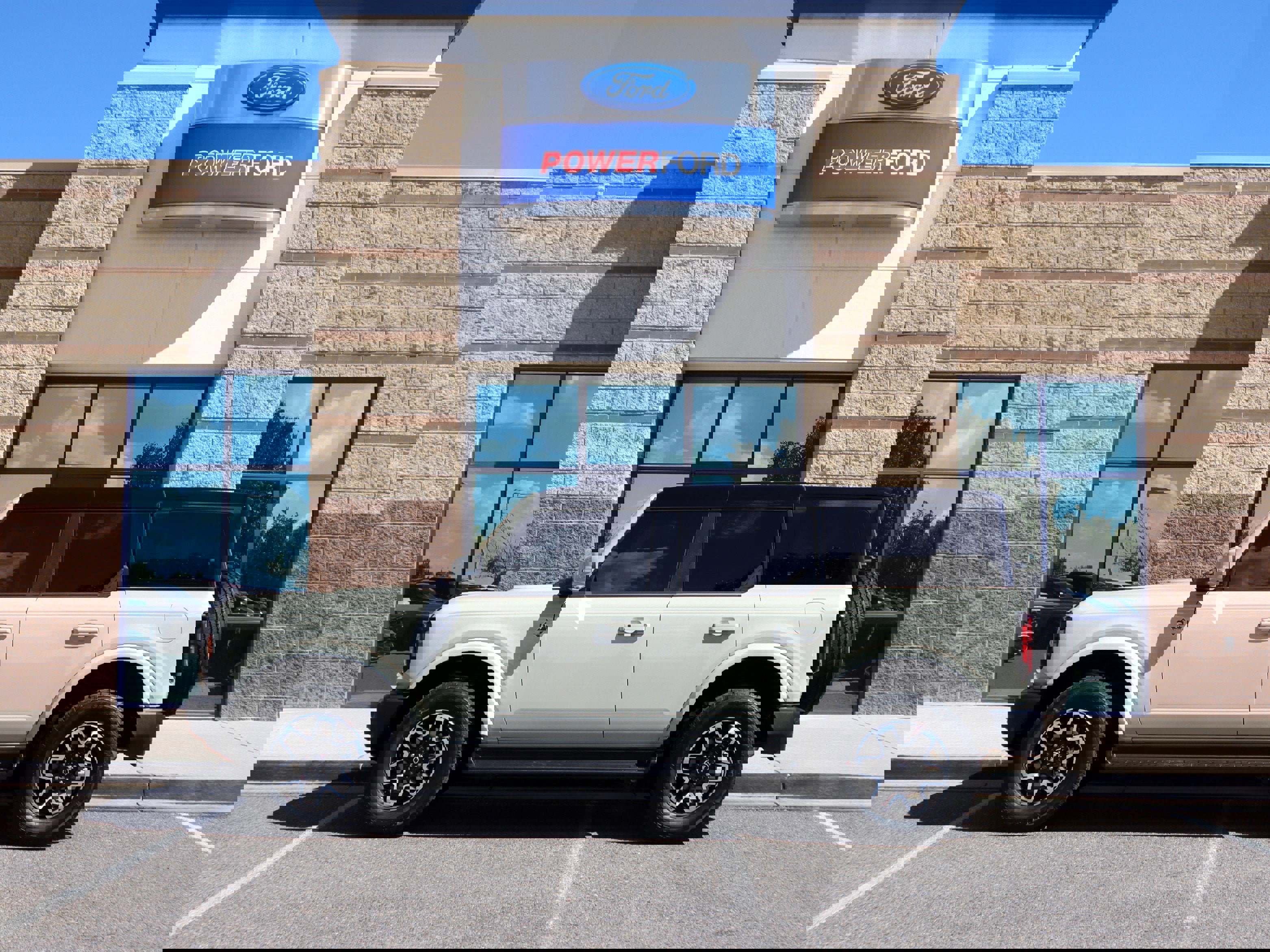 New 2025 Ford Bronco Outer Banks image 9