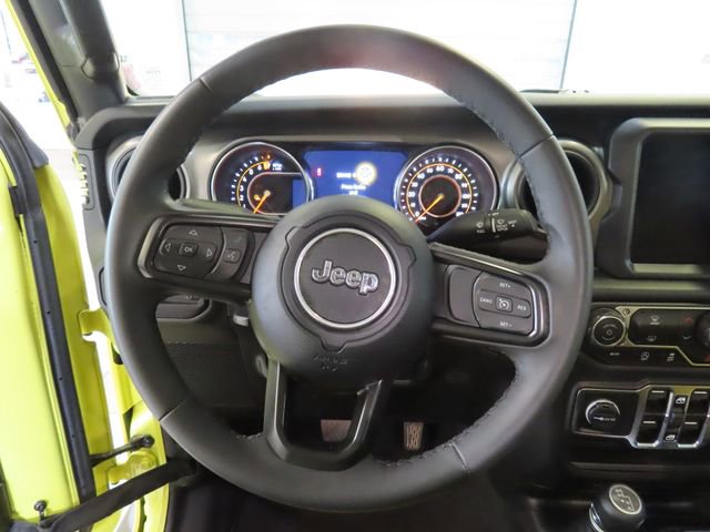 Used 2023 Jeep Gladiator Sport AWD/4WD image 8