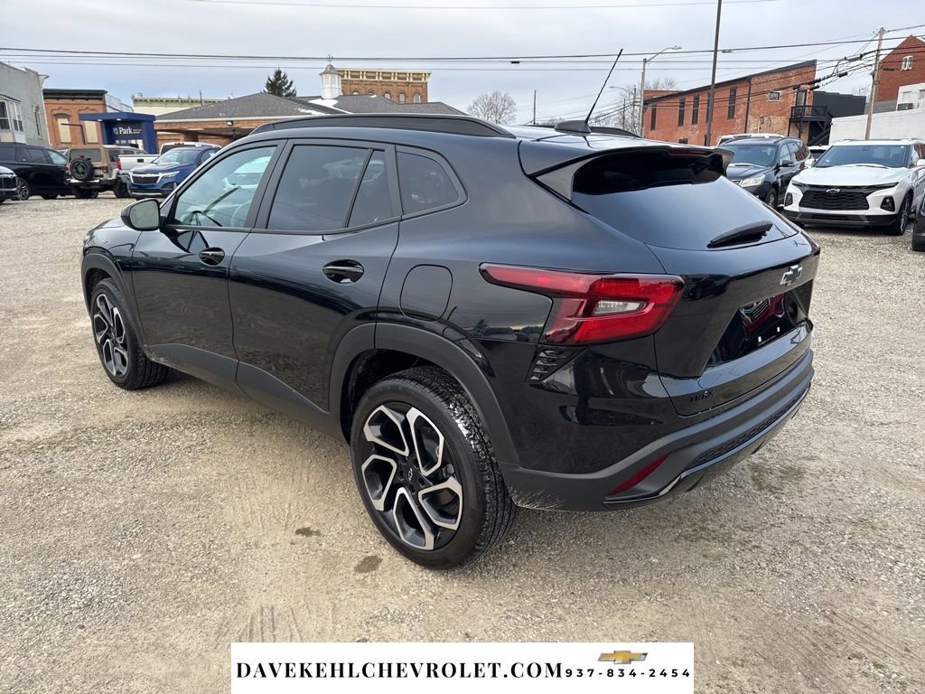 Used 2025 Chevrolet Trax RS w/ Sunroof Package image 3