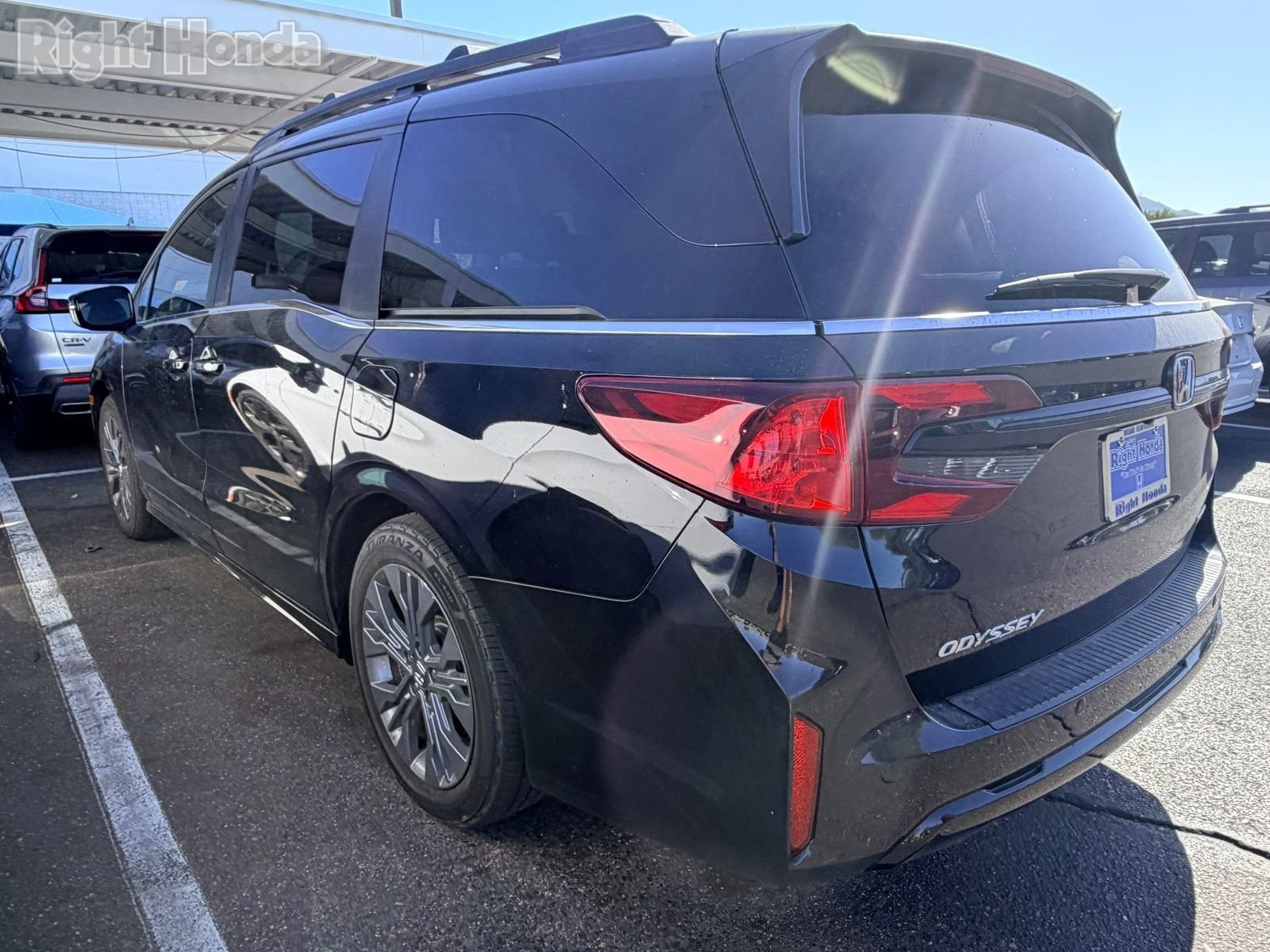 Used 2025 Honda Odyssey Touring image 3