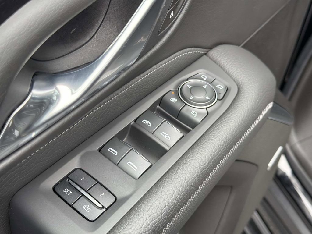 Used 2021 GMC Yukon XL Denali w/ Denali Premium Package image 24