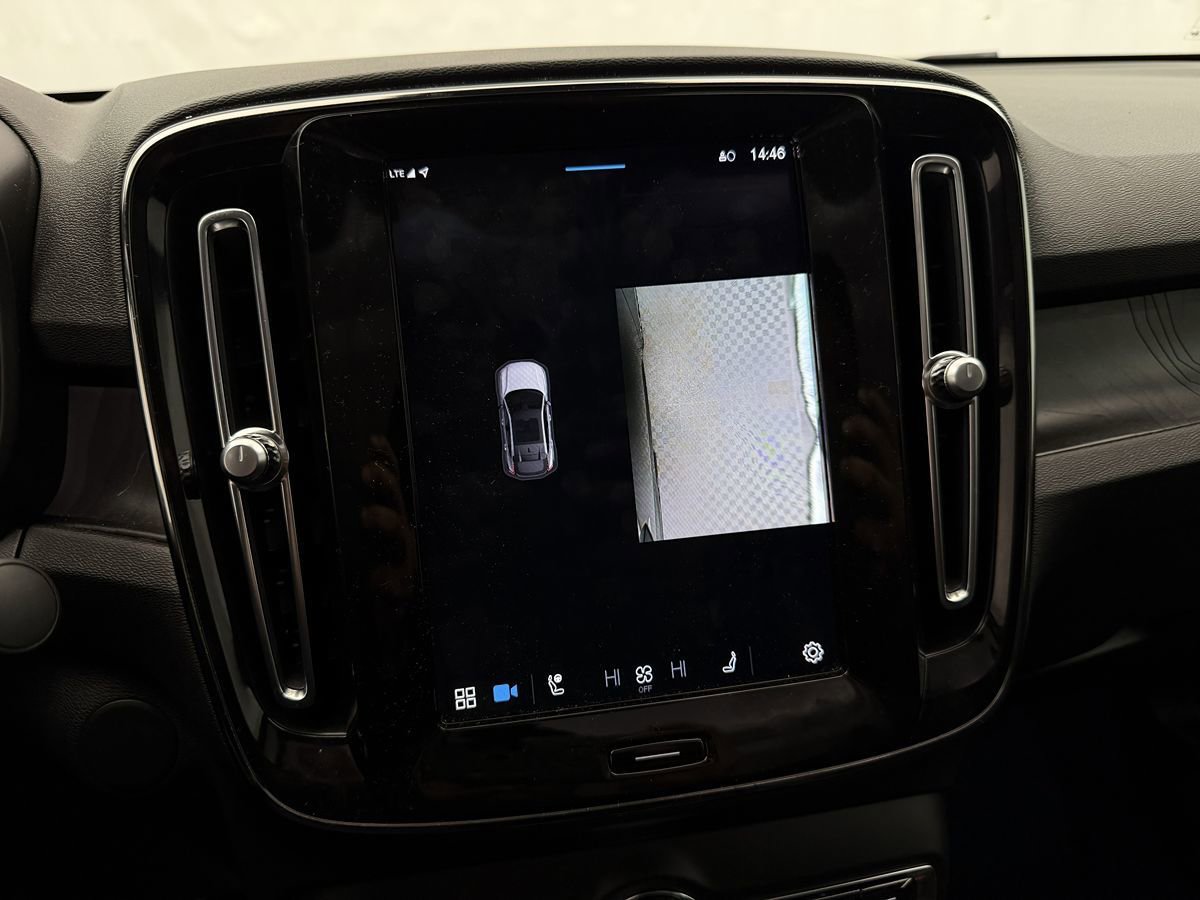 Used 2023 Volvo C40 P8 Recharge Ultimate image 22