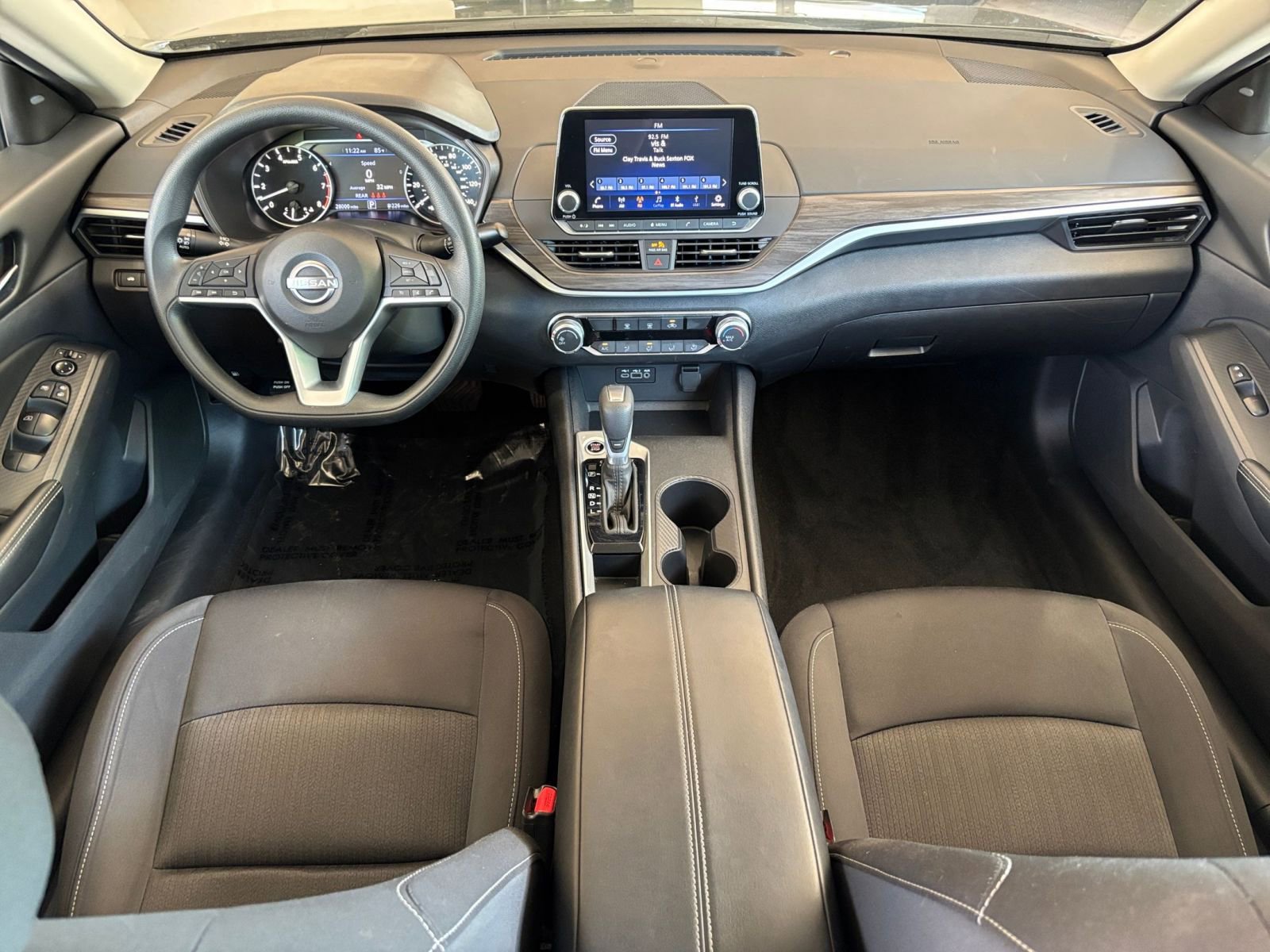 Used 2025 Nissan Altima 2.5 SV FWD image 32