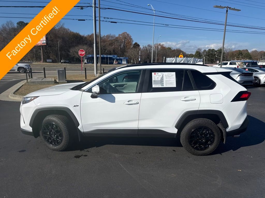Used 2025 Toyota RAV4 XLE image 2