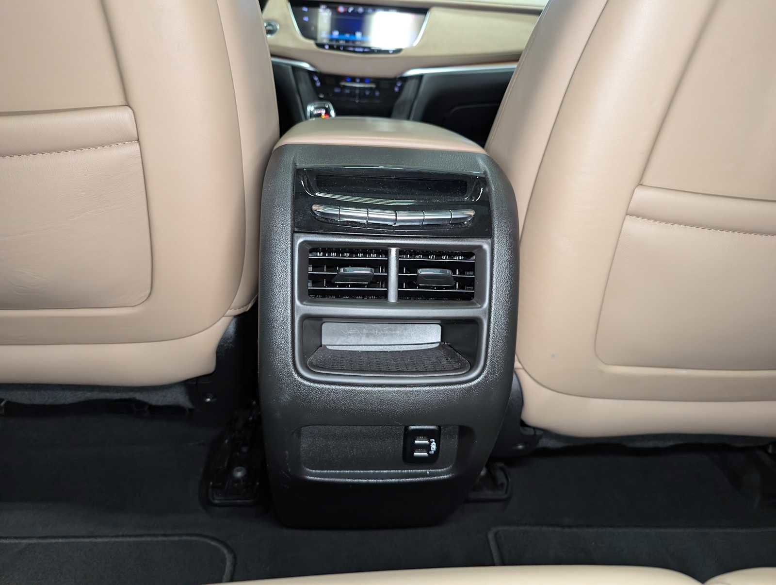 Used 2018 Cadillac XT5 Platinum w/ Driver Assist Package AWD/4WD image 22