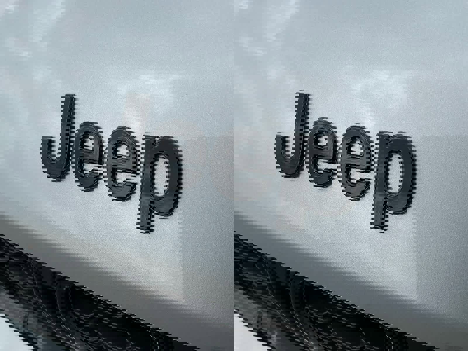 New 2025 Jeep Grand Cherokee Altitude image 17