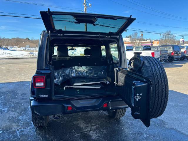Used 2018 Jeep Wrangler Unlimited Sahara w/ Dual Top Group image 8