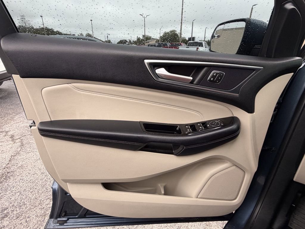 Used 2018 Ford Edge Titanium w/ Technology Package image 22