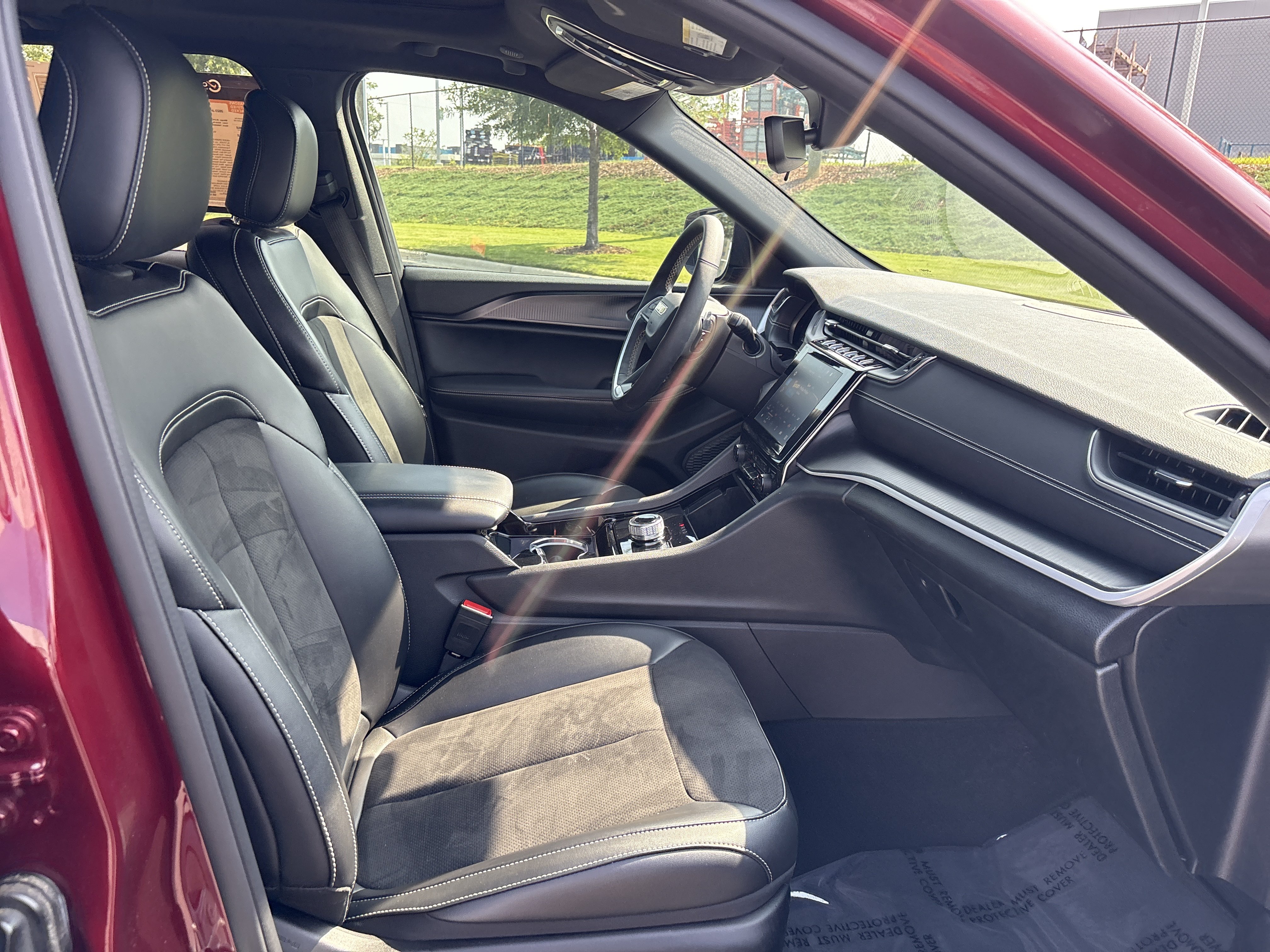 Used 2023 Jeep Grand Cherokee Altitude RWD image 25