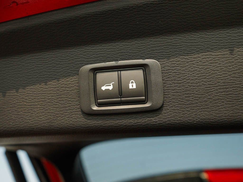 New 2025 Mitsubishi Outlander SE image 9