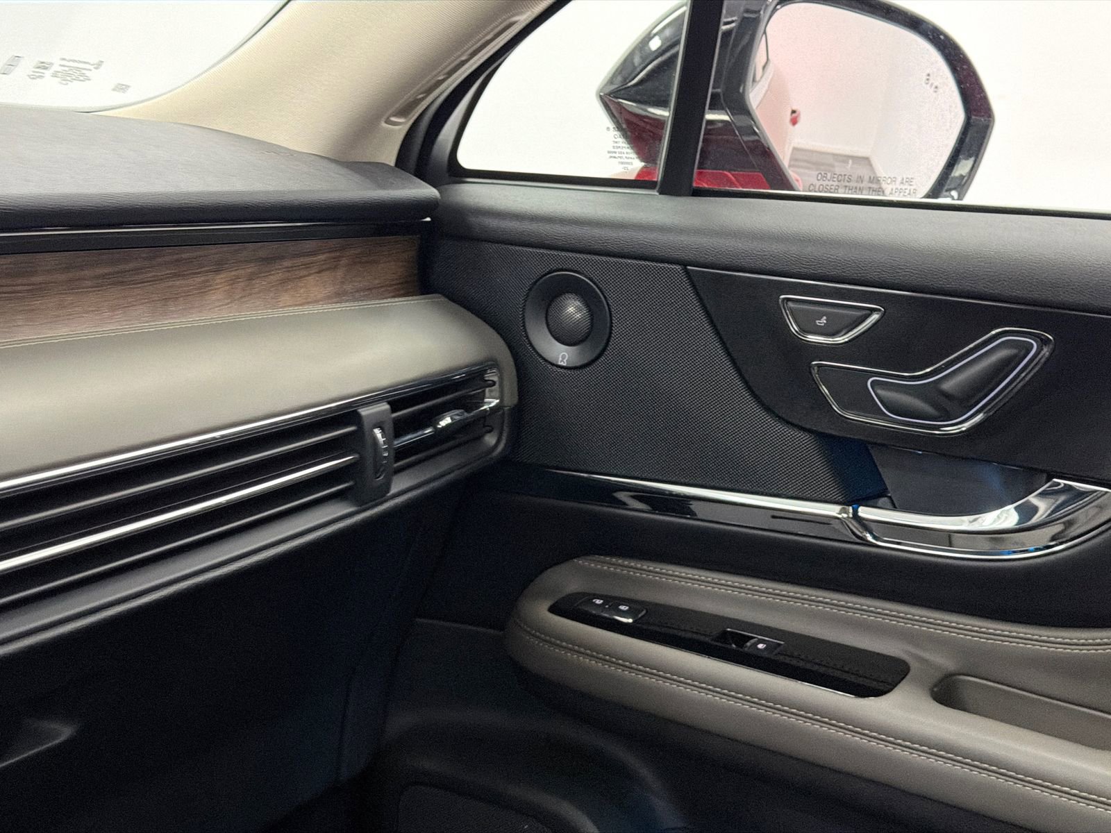 Certified 2024 Lincoln Corsair Grand Touring w/ Equipment Group 302A image 34