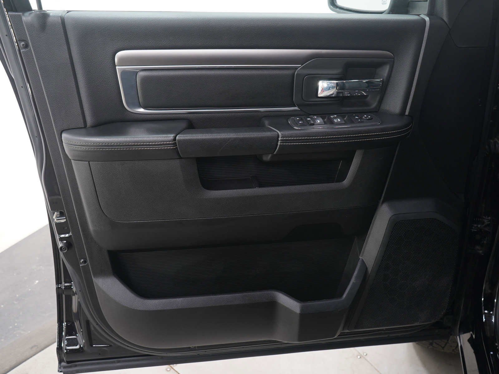 Used 2023 RAM 1500 Classic Warlock image 21