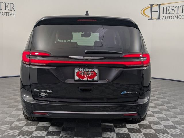 Used 2023 Chrysler Pacifica Limited image 6