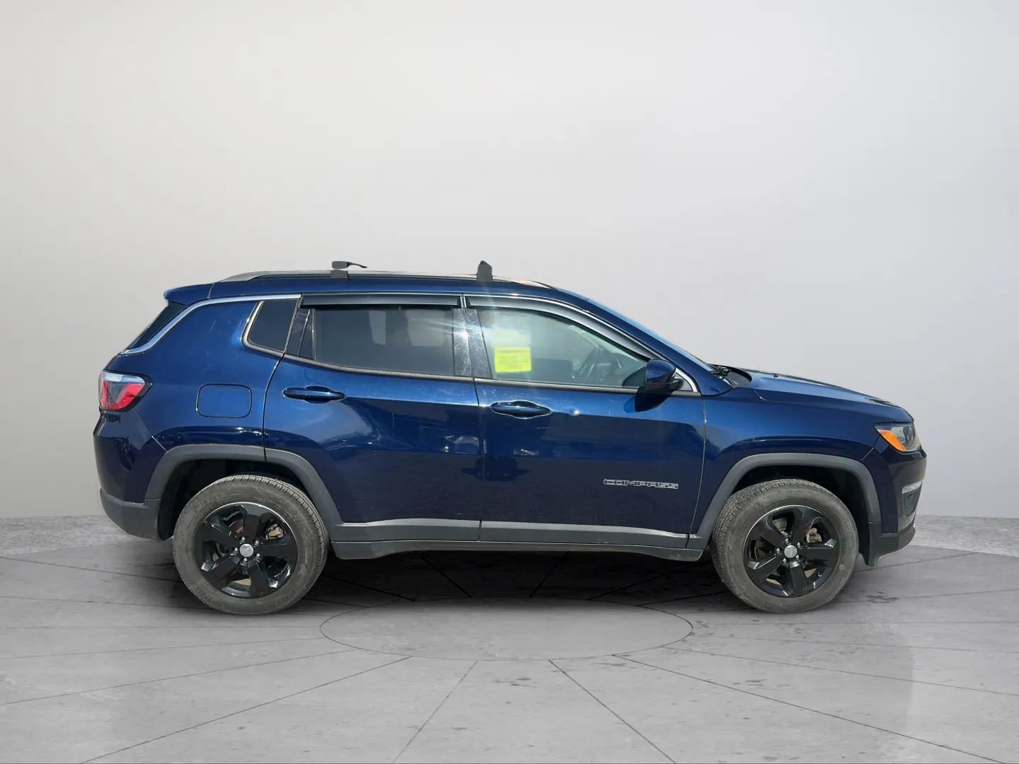 Used 2018 Jeep Compass Latitude w/ Popular Equipment Group AWD/4WD image 12