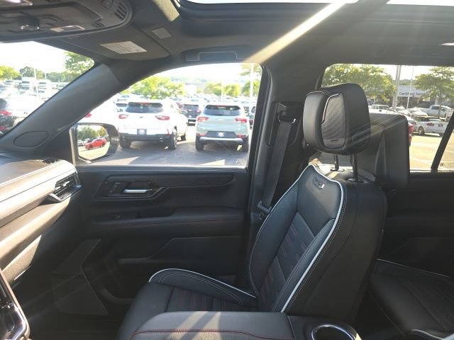 Used 2025 GMC Yukon AT4 Ultimate AWD/4WD image 26