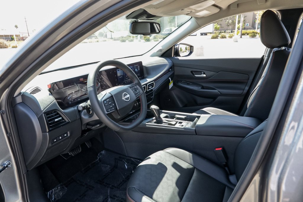 New 2027 Nissan Sentra SR FWD image 16