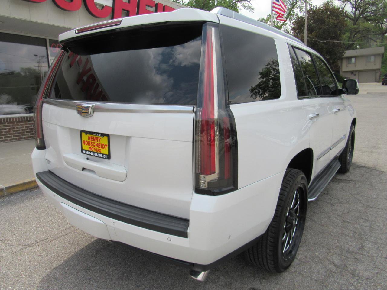 Used 2017 Cadillac Escalade Luxury AWD/4WD image 12