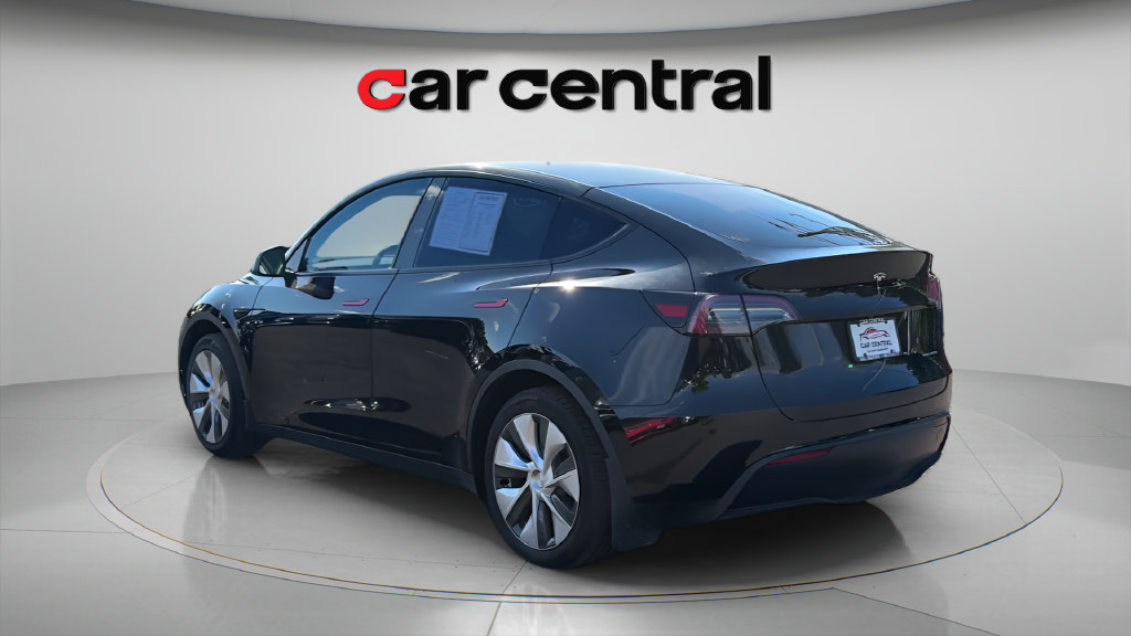 Used 2022 Tesla Model Y Long Range AWD/4WD image 3