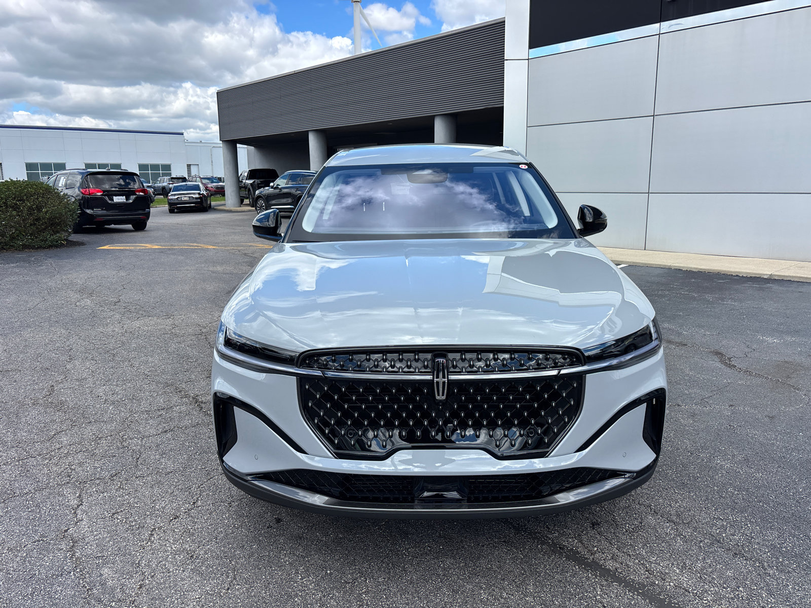 New 2026 Lincoln Nautilus Premier w/ Jet Appearance Package AWD/4WD image 2