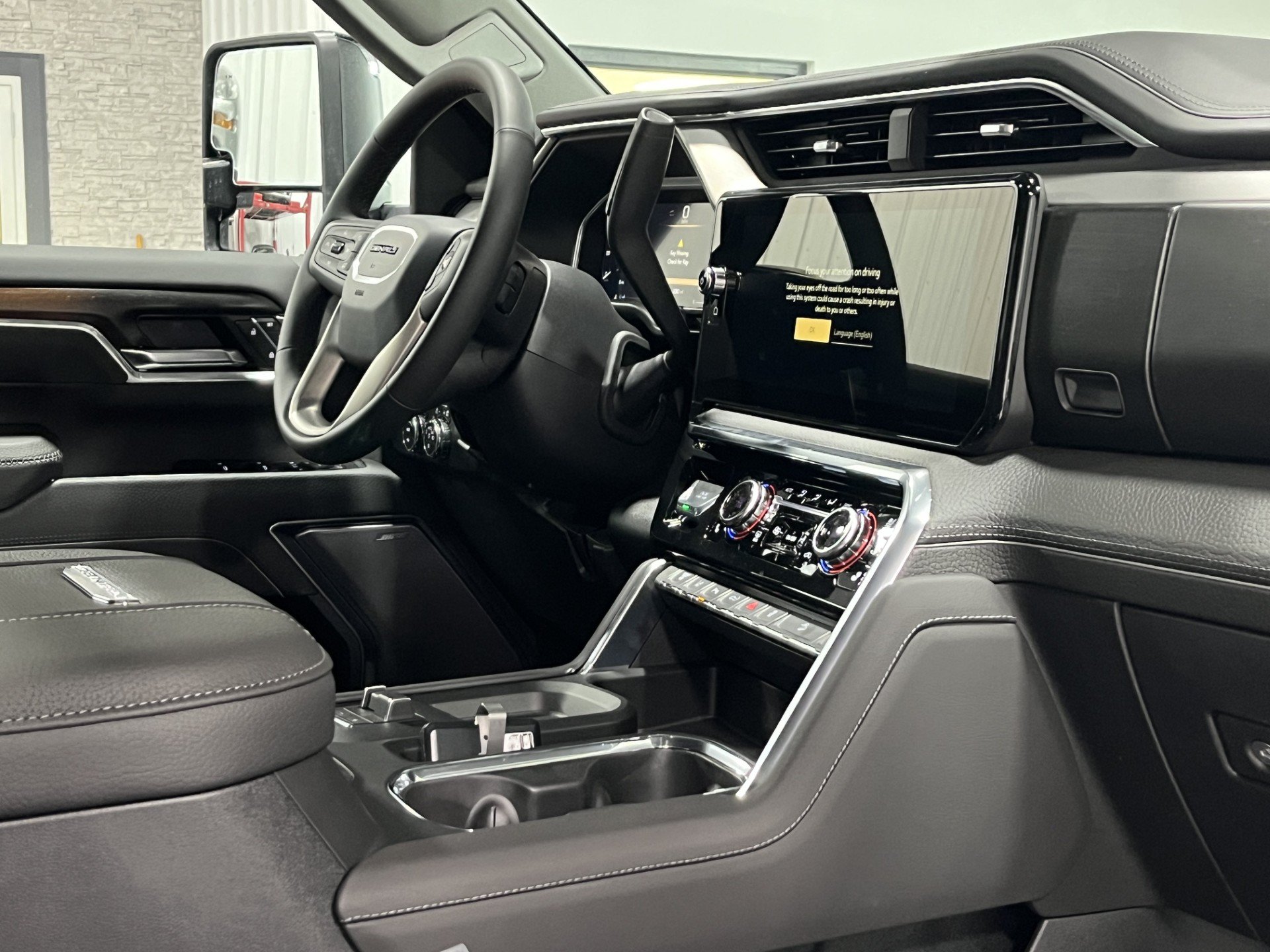 New 2026 GMC Sierra 2500 Denali w/ Denali Reserve Package AWD/4WD image 11