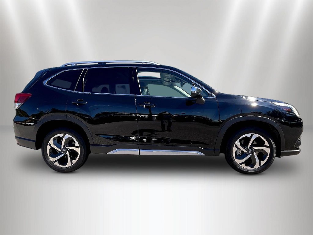 Used 2024 Subaru Forester Touring AWD/4WD image 4