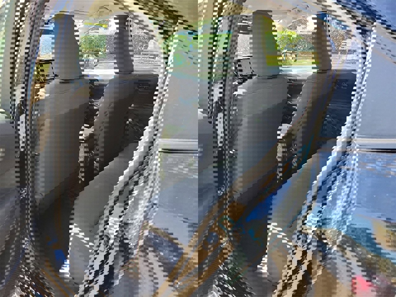 Used 2024 Toyota Corolla LE image 9