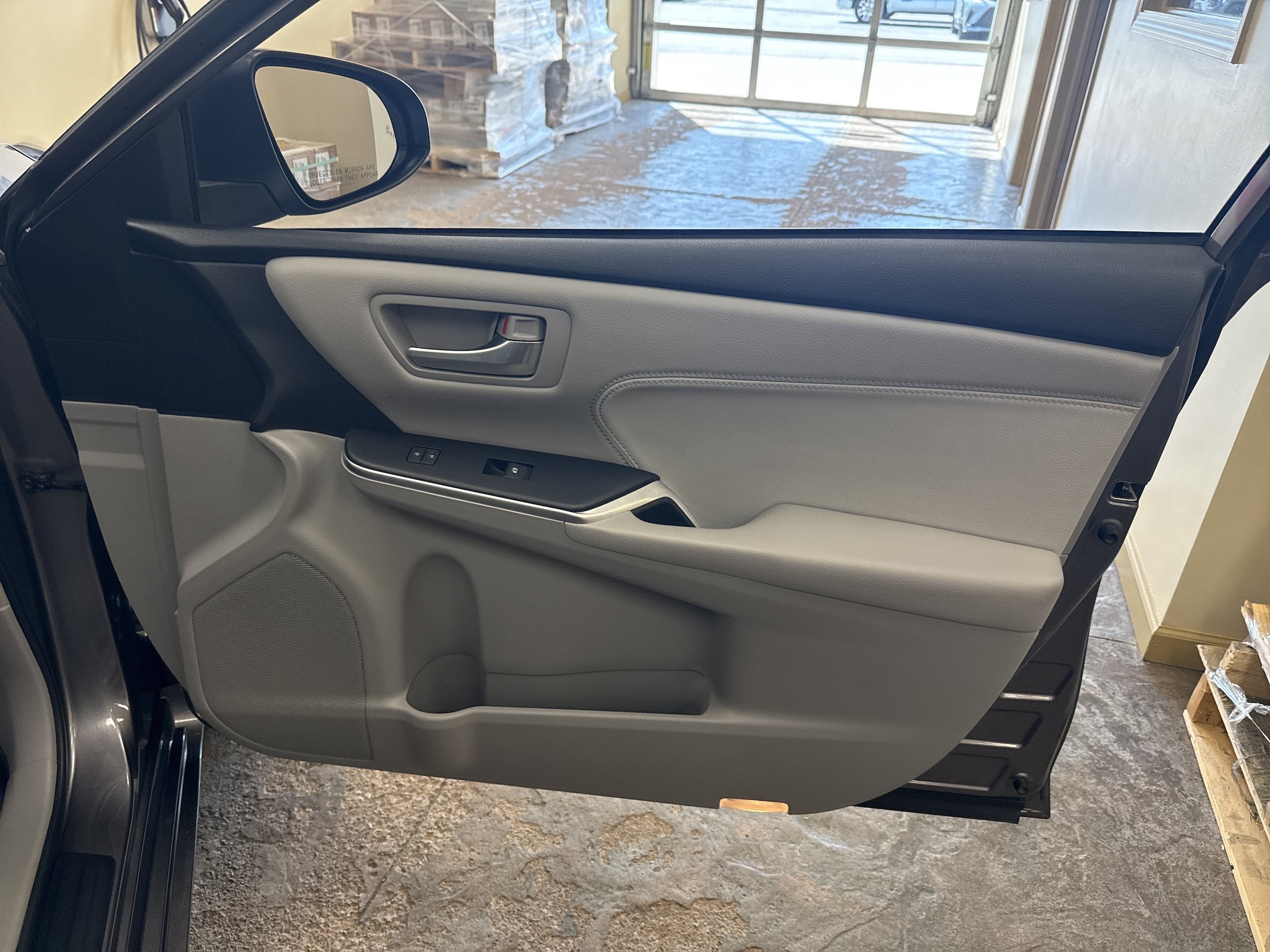 Used 2015 Toyota Camry XLE FWD image 16