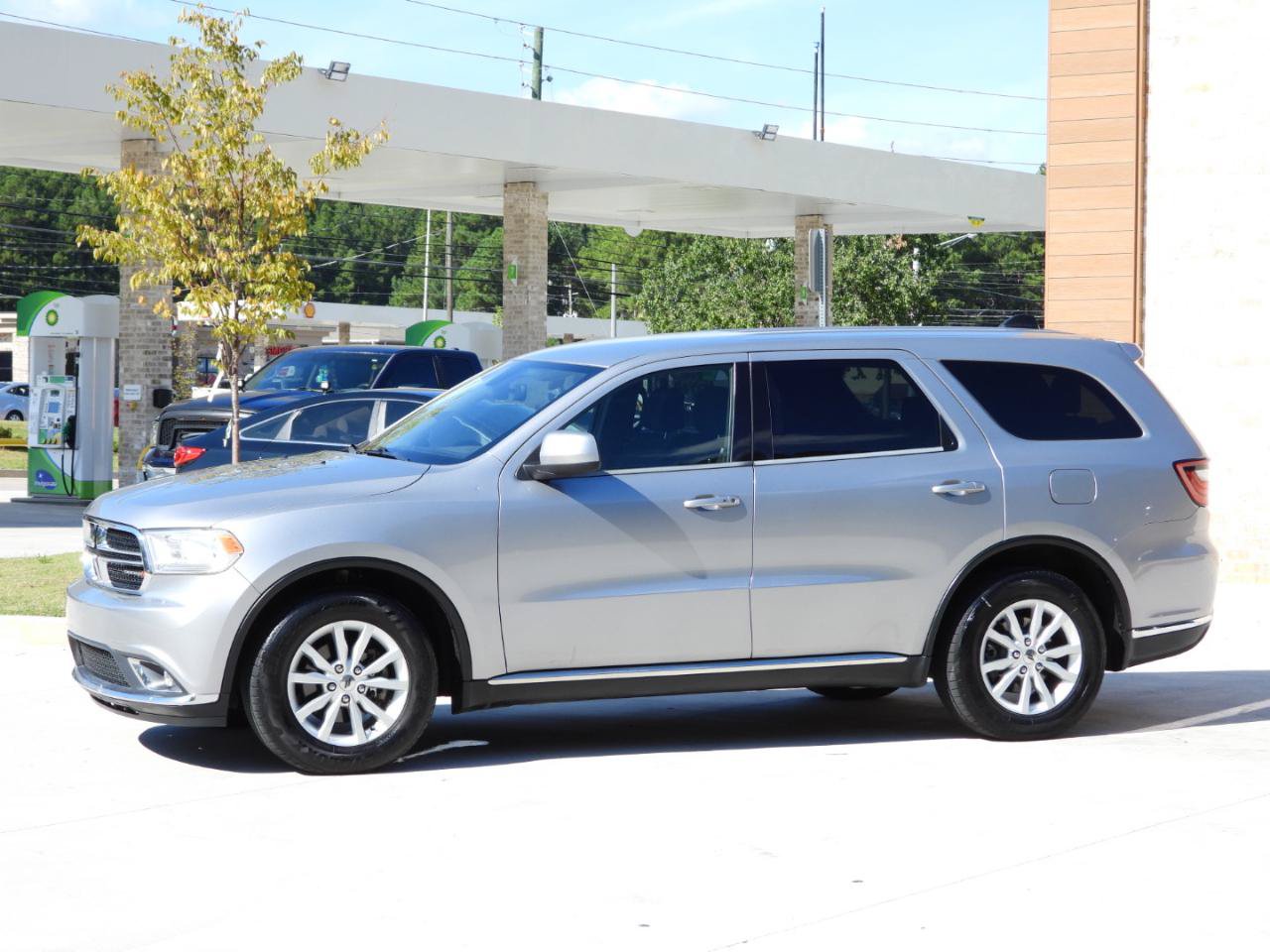 Used 2018 Dodge Durango SXT w/ 3rd Row Seating Group RWD image 24