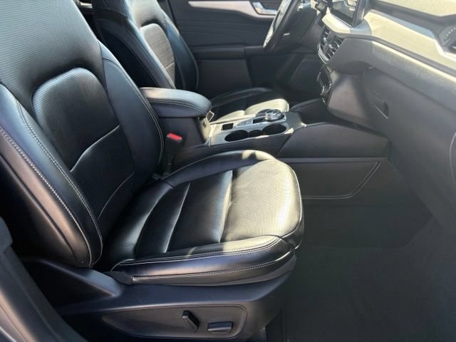 Used 2024 Ford Escape Platinum AWD/4WD image 18