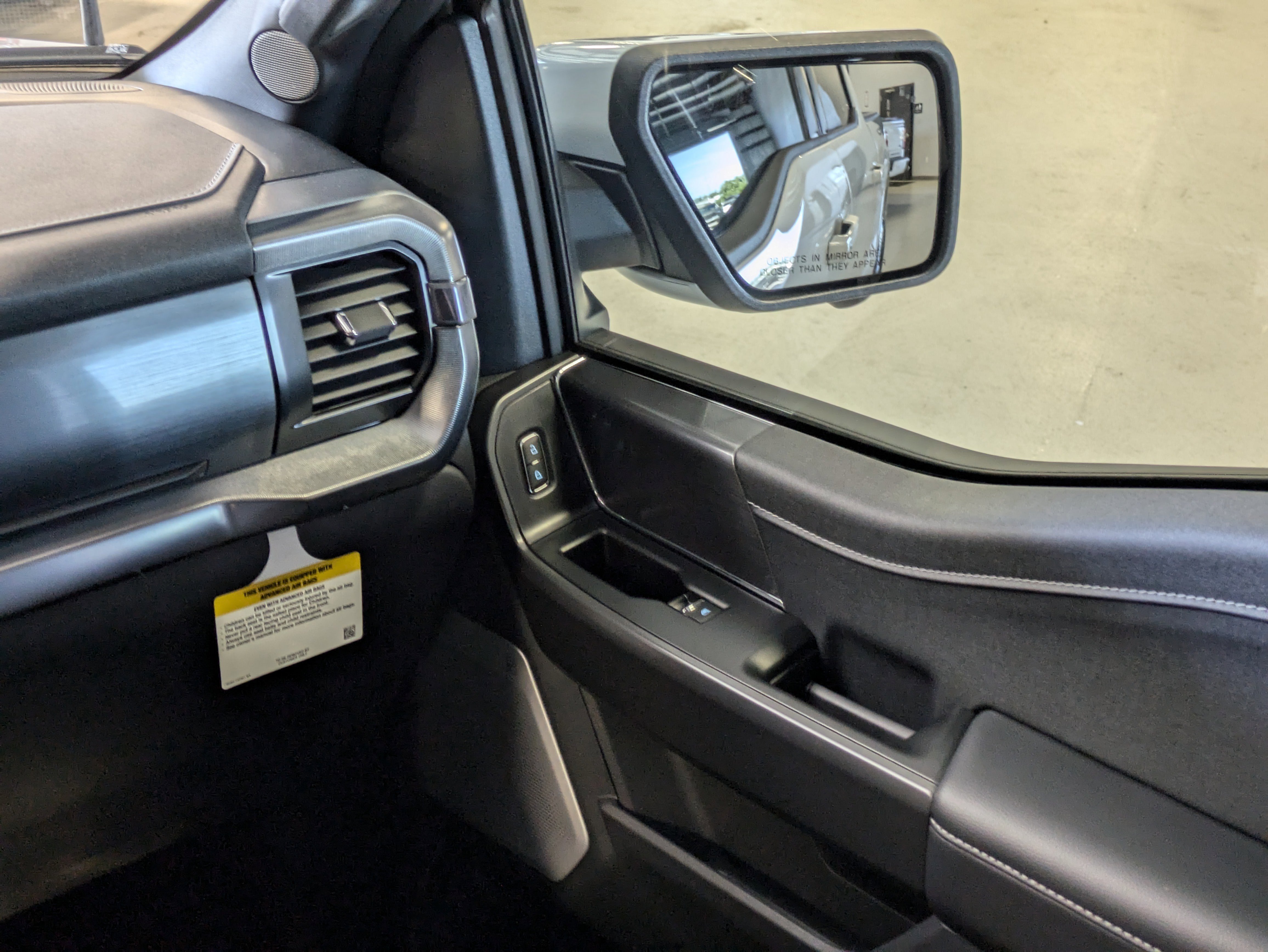 New 2025 Ford F150 Lariat w/ Equipment Group 502A High image 37