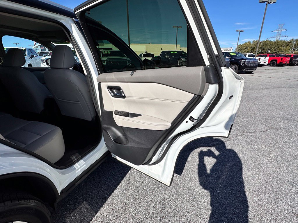 Used 2023 Nissan Rogue SL w/ SL Premium Package AWD/4WD image 18