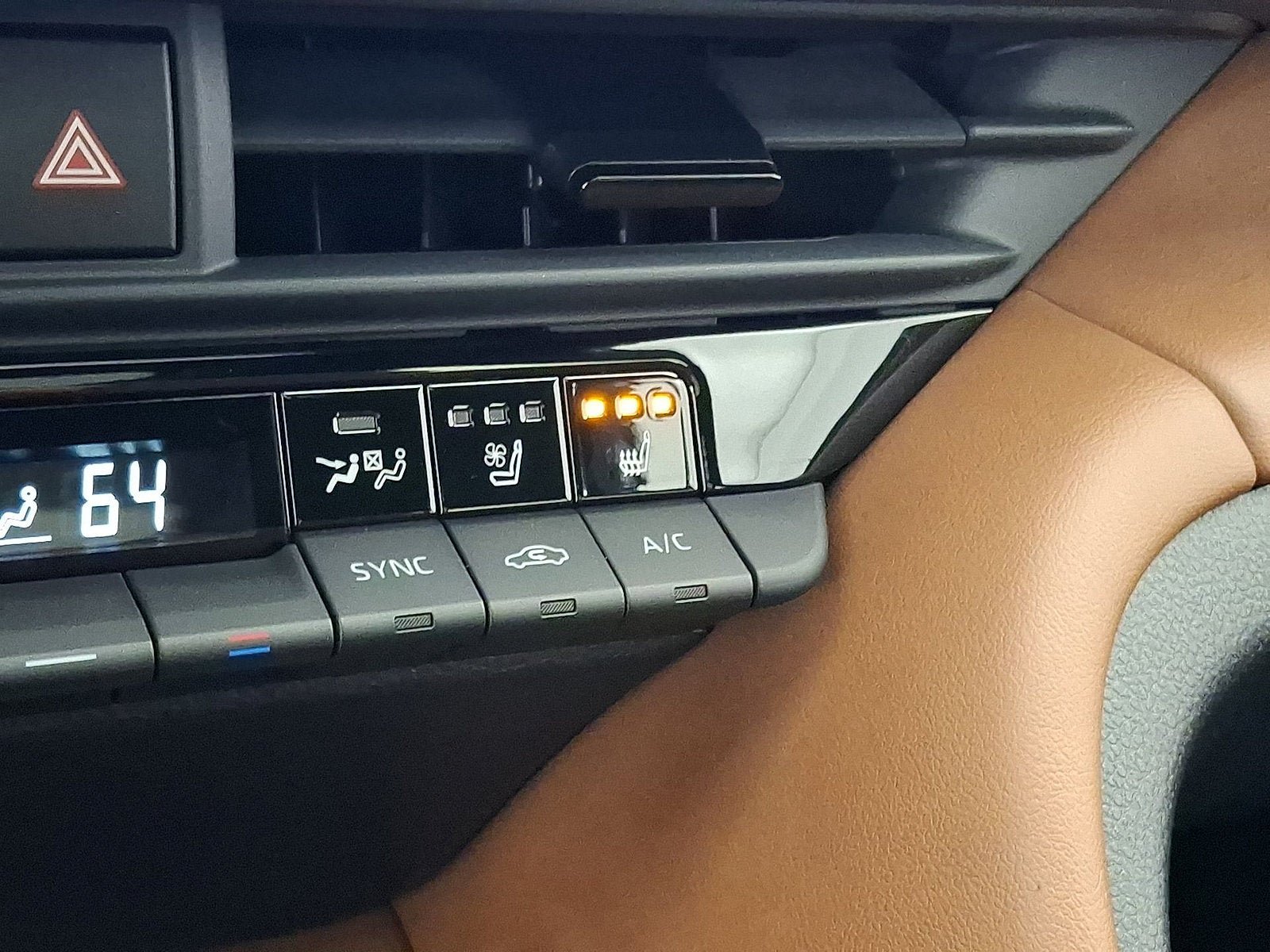 Certified 2025 Toyota Crown Signia AWD/4WD image 11