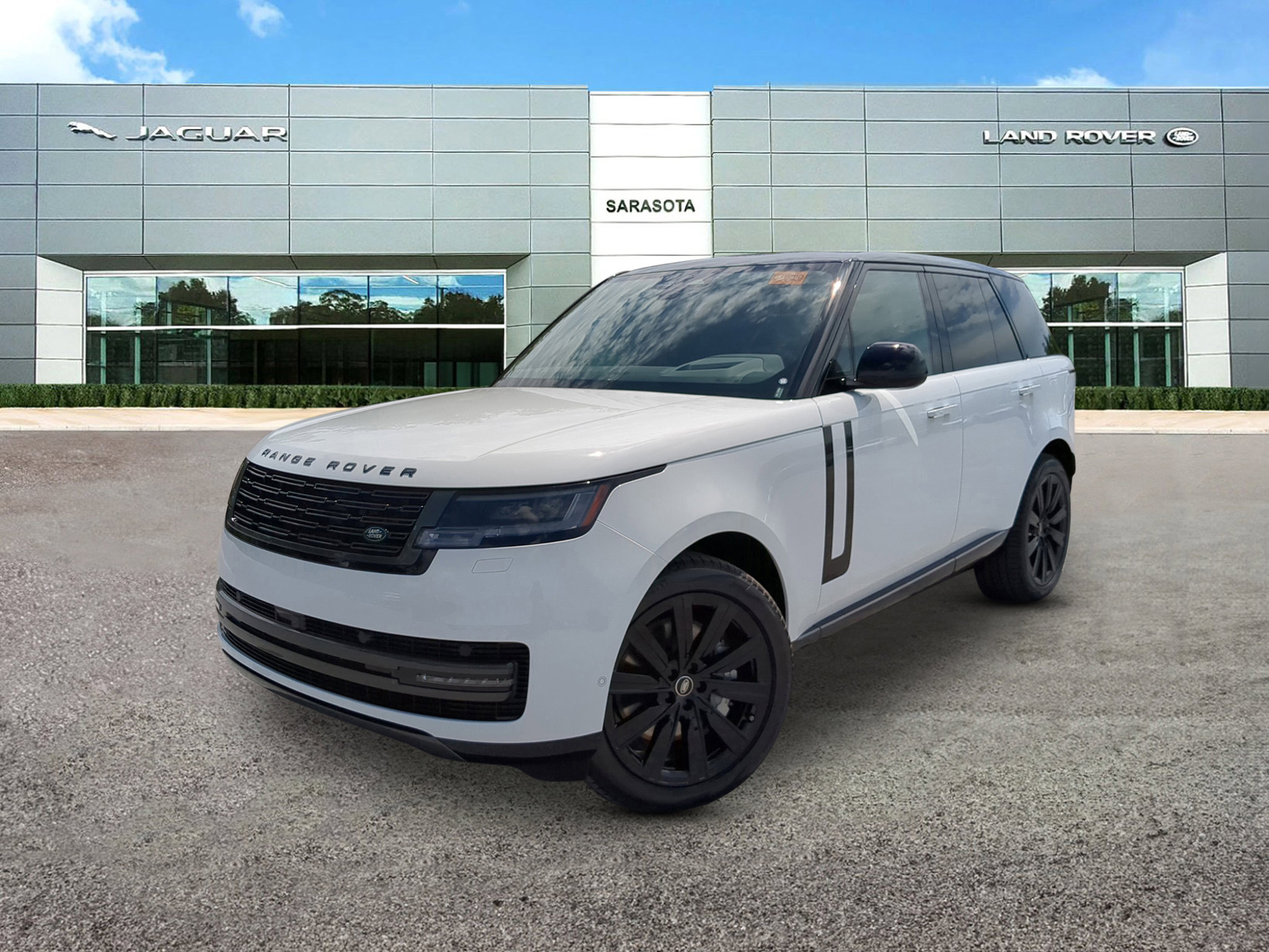 New 2025 Land Rover Range Rover SE
