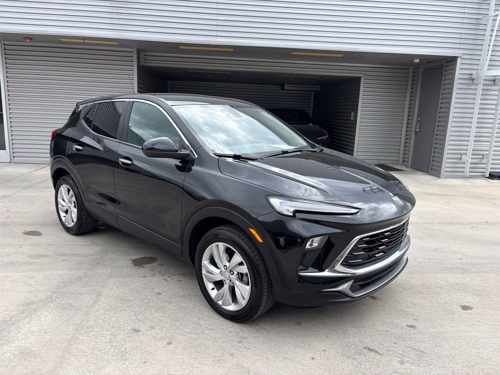 Used 2025 Buick Encore GX Preferred AWD/4WD image 8