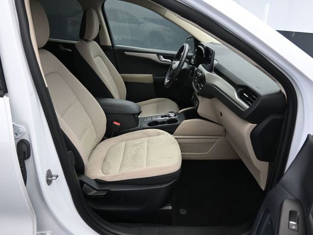 Used 2020 Ford Escape SE image 41