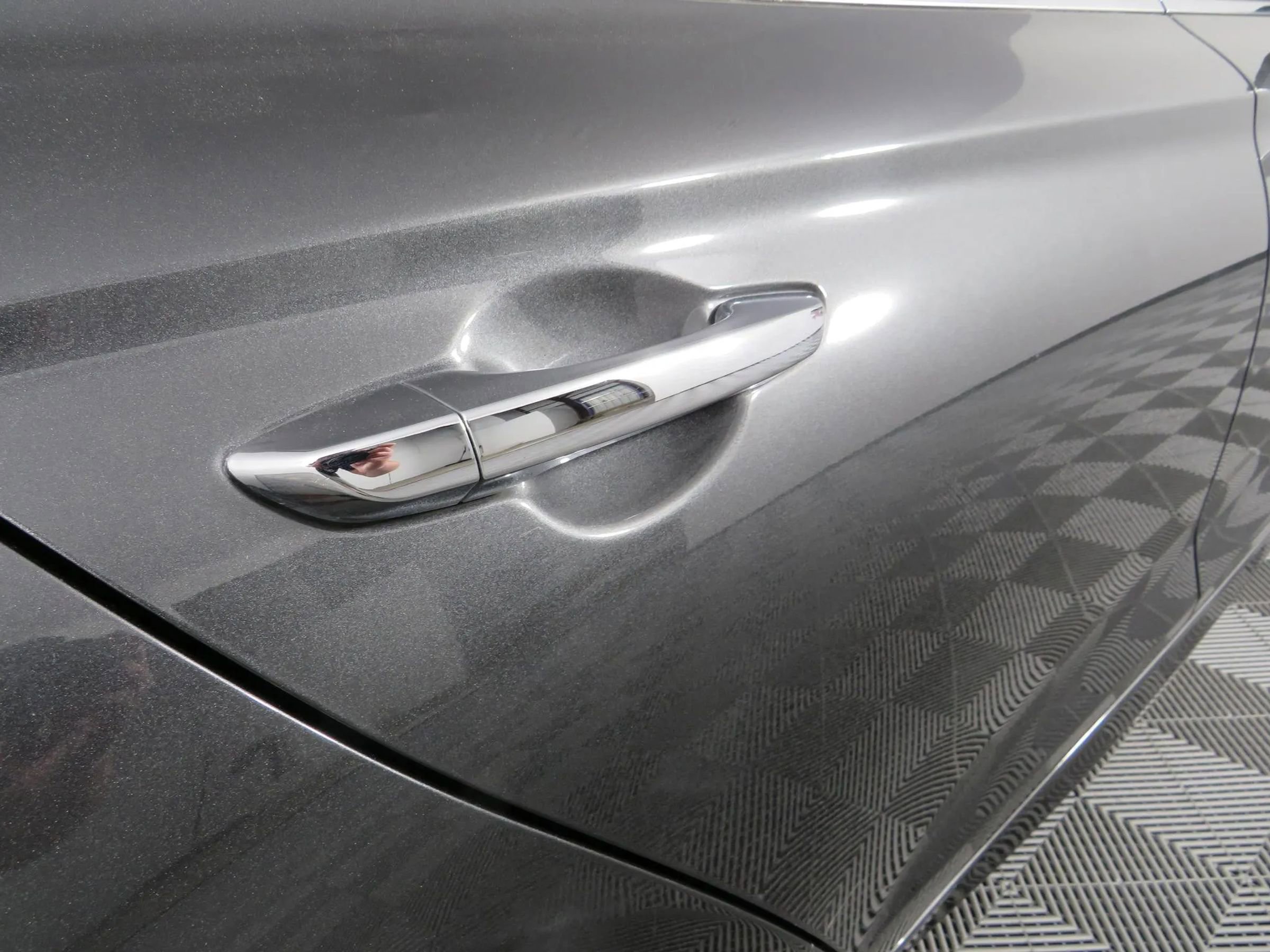 Used 2019 Genesis G70 2.0T Advanced image 31