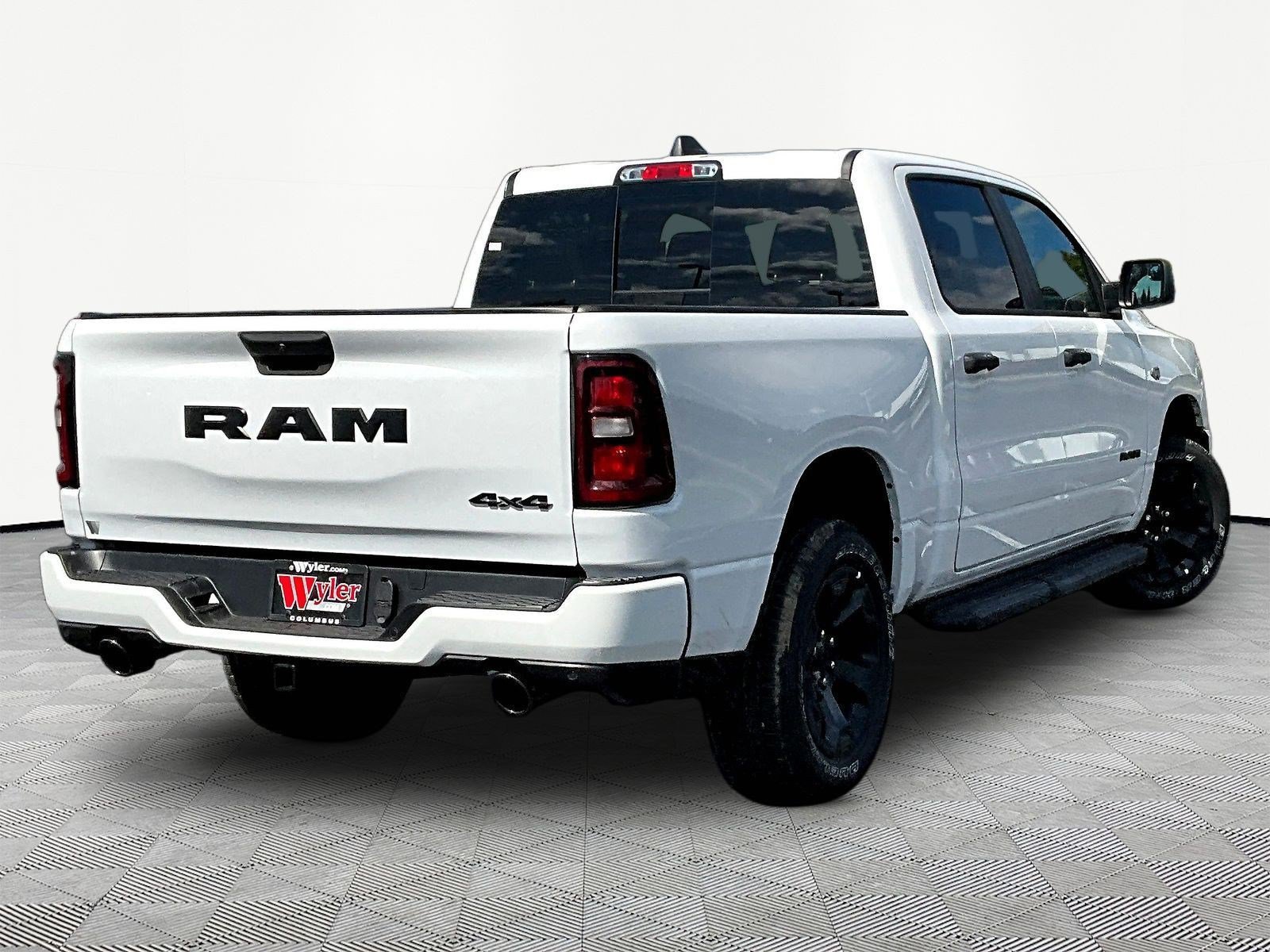 New 2026 RAM 1500 Express AWD/4WD image 7
