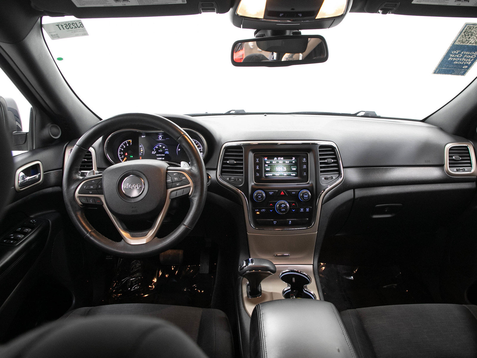 Used 2015 Jeep Grand Cherokee Laredo w/ Quick Order Package 23E AWD/4WD image 15