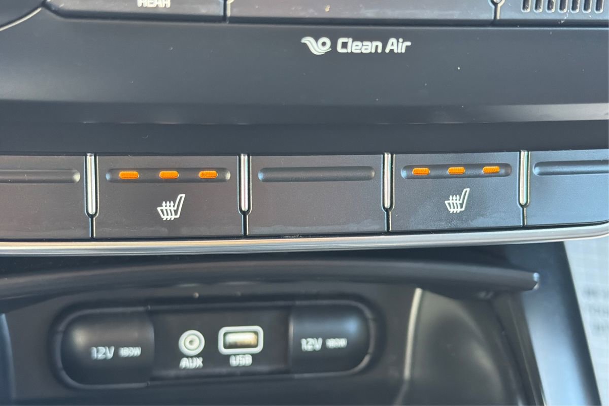 Used 2018 Kia Sorento LX image 38