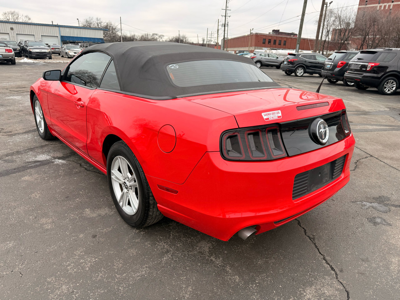 Used 2014 Ford Mustang Convertible image 4