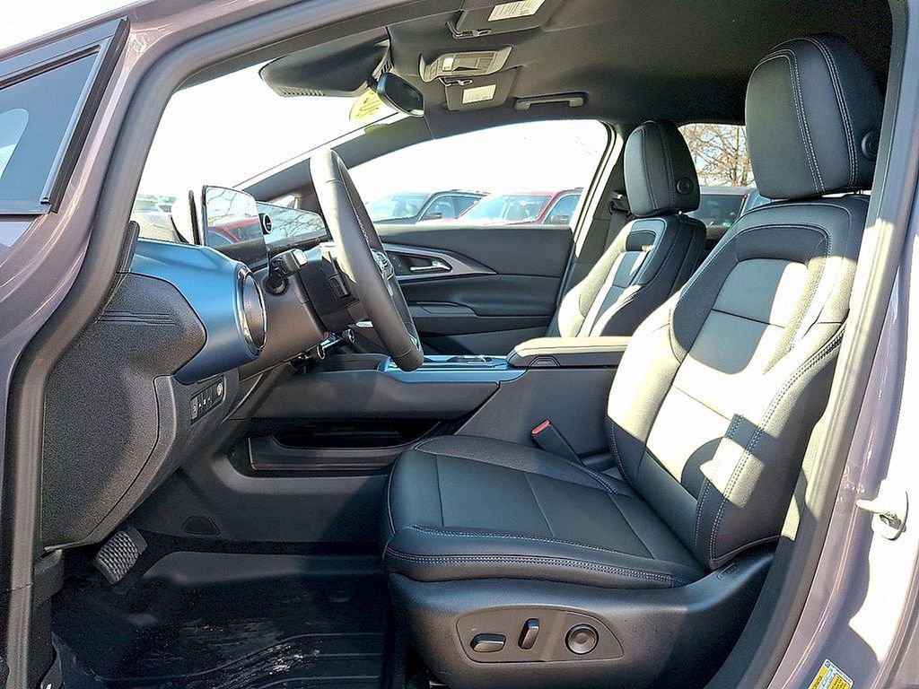 New 2026 Chevrolet Equinox EV LT image 8