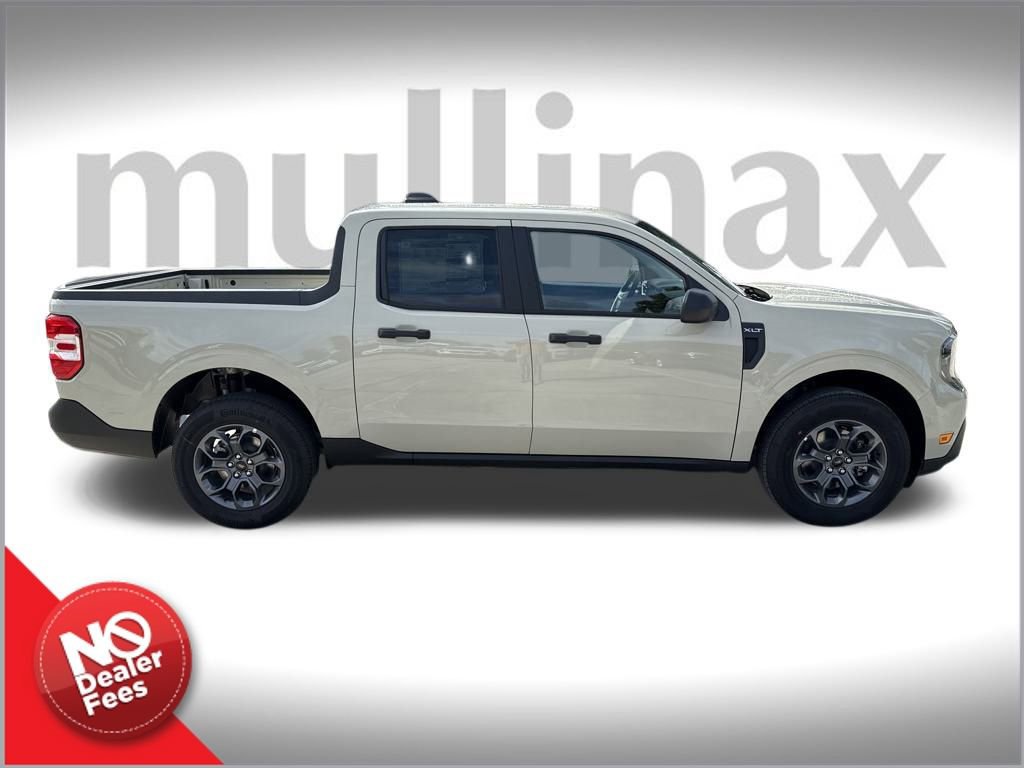 New 2025 Ford Maverick XLT image 2