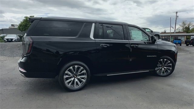 Used 2025 Chevrolet Suburban High Country w/ Sun And Tow Package image 2