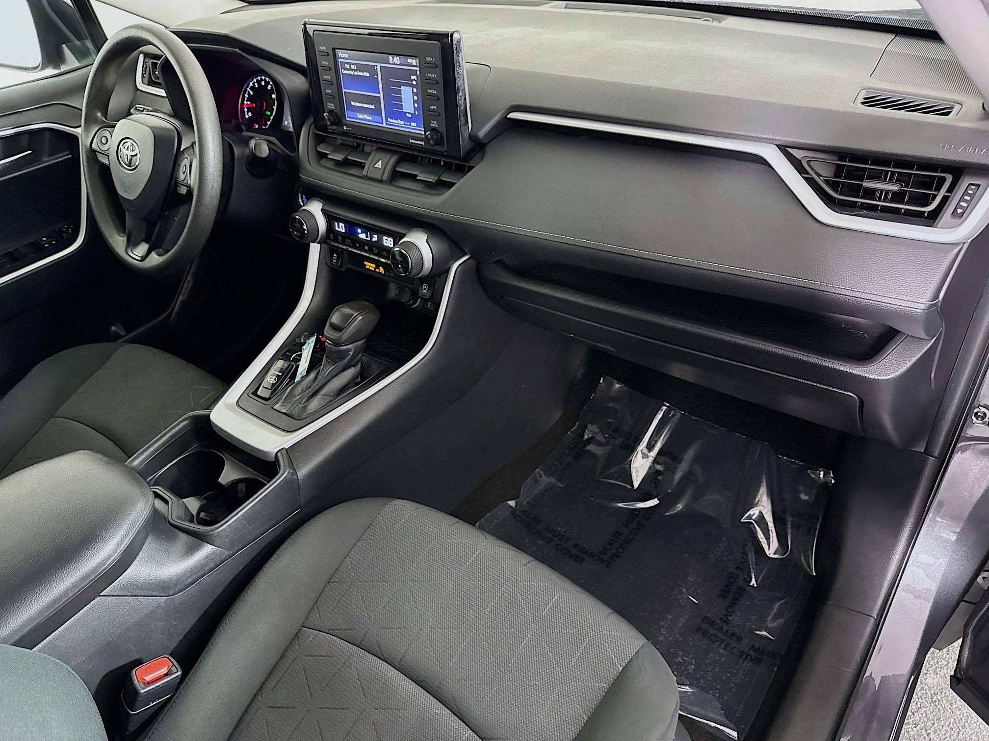 Used 2021 Toyota RAV4 XLE w/ Convenience Package FWD image 30