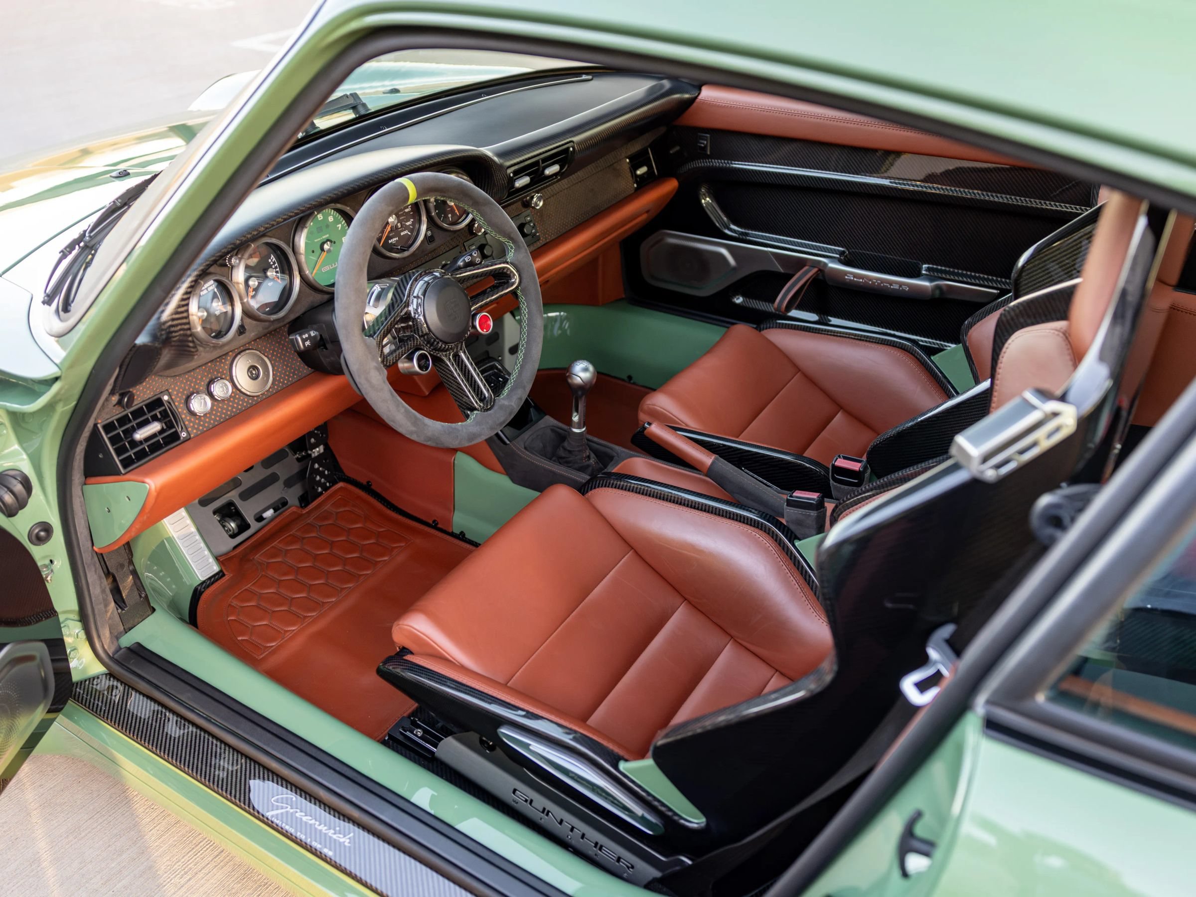 Used 1995 Porsche 911 Coupe image 10