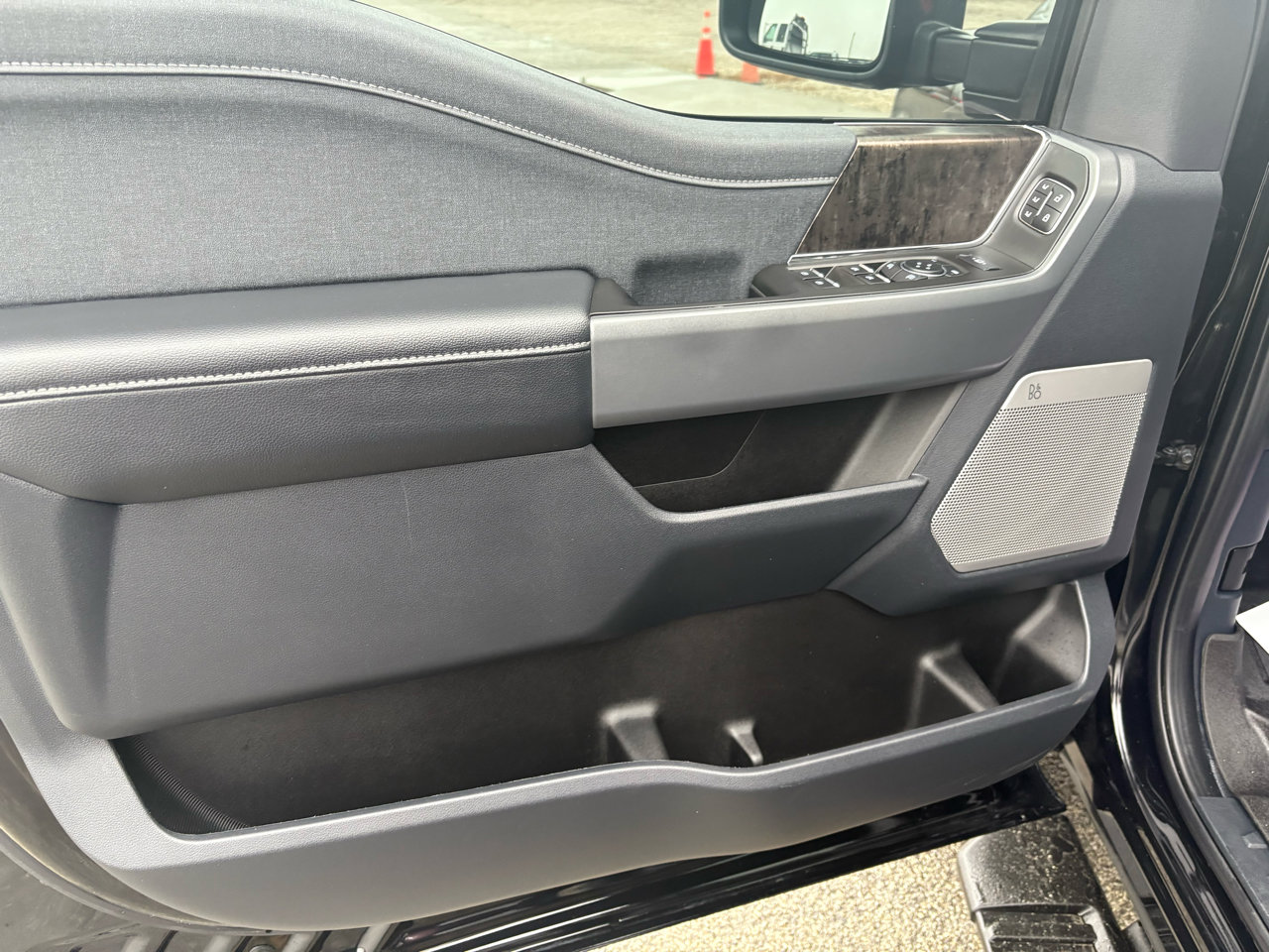 Used 2024 Ford F350 Lariat w/ Lariat Ultimate Package image 15