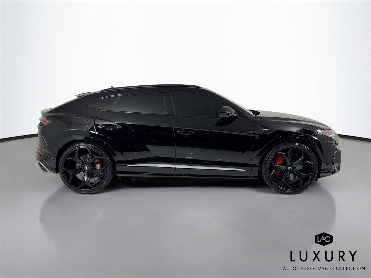 Used 2020 Lamborghini Urus AWD/4WD image 5